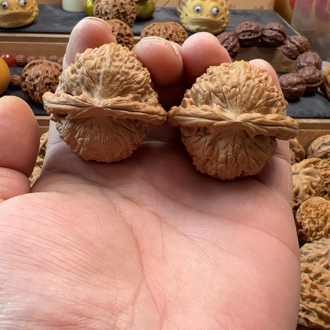 把件猴头核桃文玩核桃，闷尖白