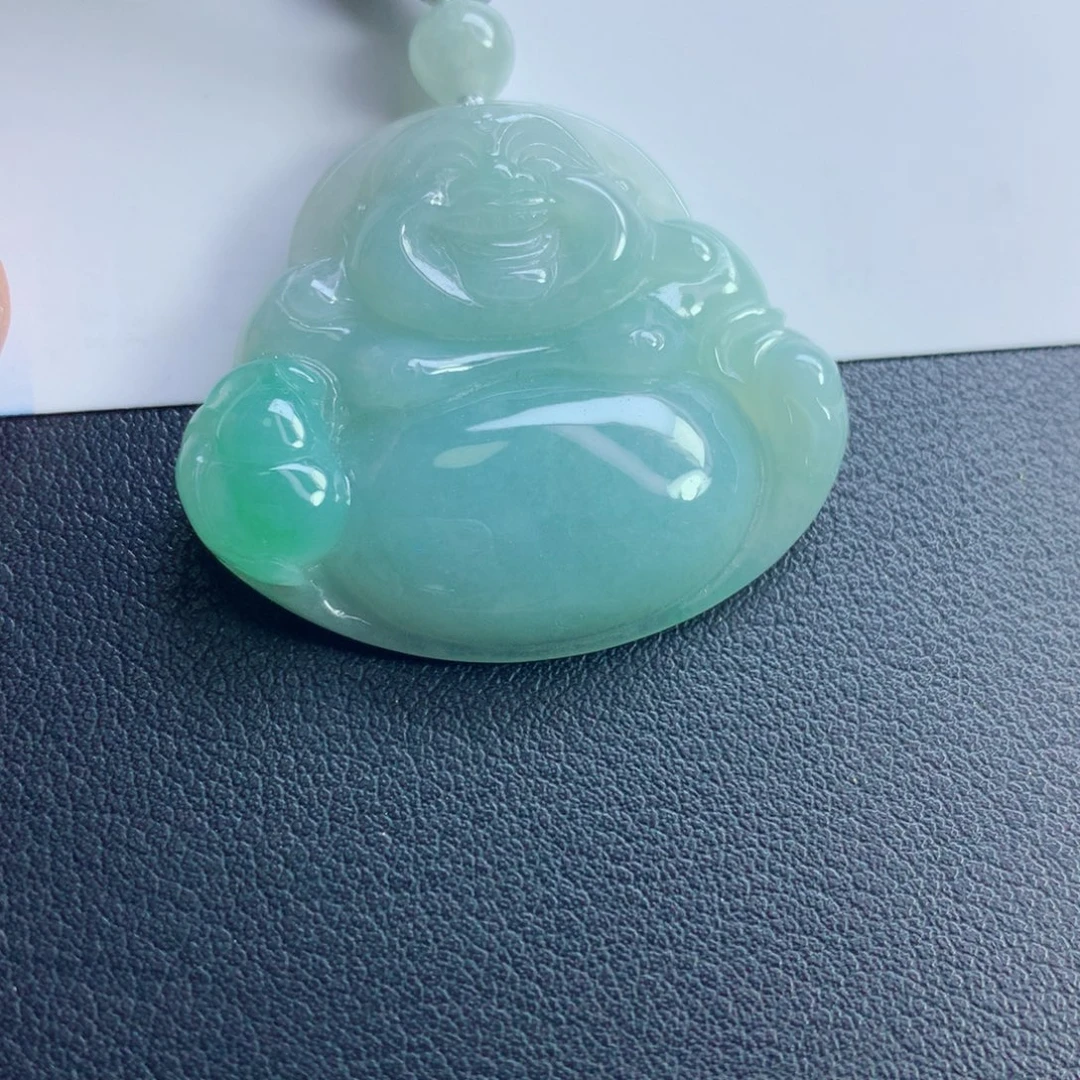 翡翠未镶嵌颈饰大佛
