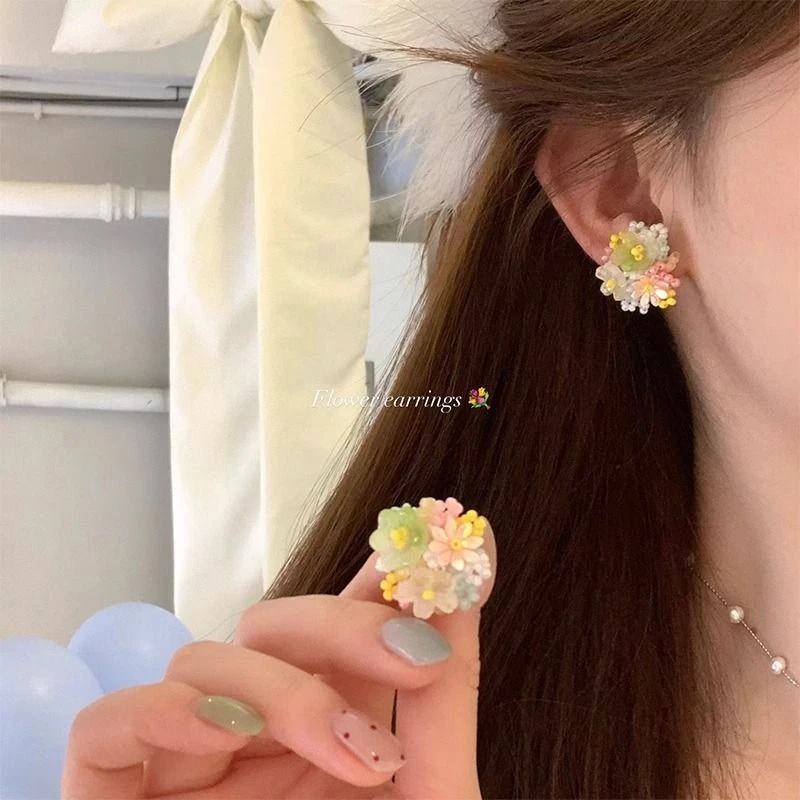 虞书欣同款花朵耳环女春季多巴胺彩色串珠耳钉轻奢小众高级感耳饰