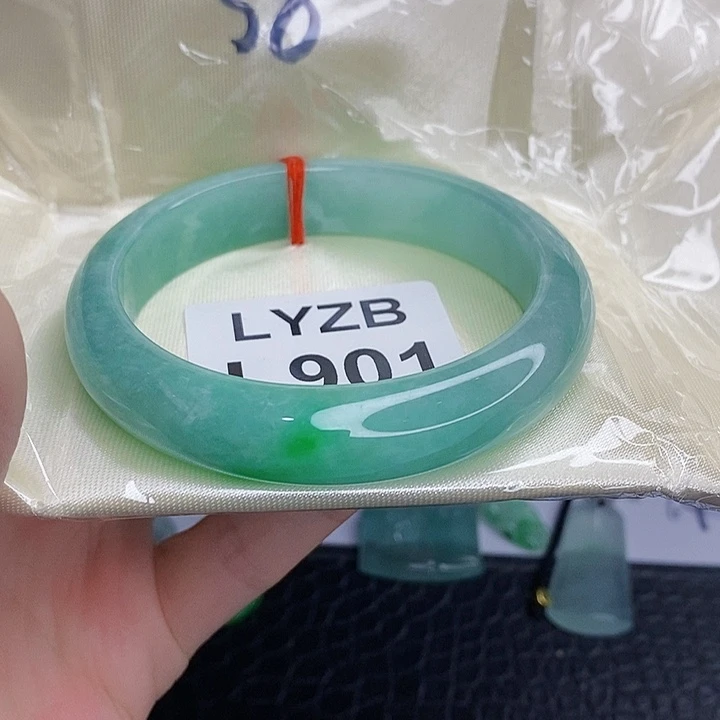 翡翠手镯未镶嵌一图一物实物为准