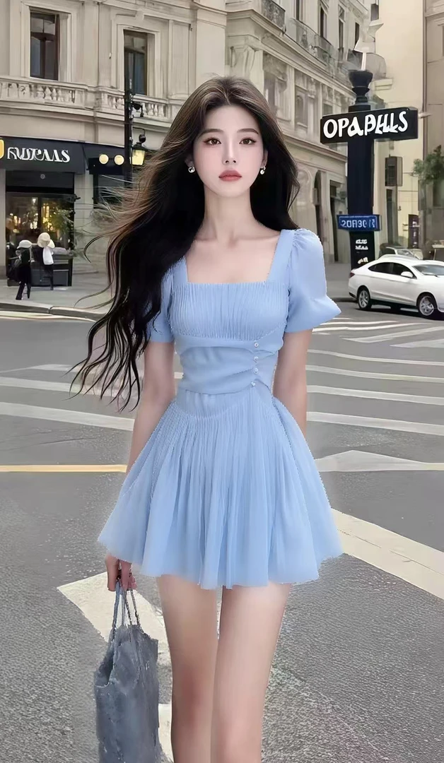 法式温柔风时尚高端大气氛围感蓝色方领短袖收腰显瘦气质连衣裙女