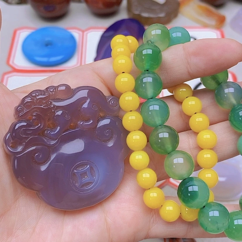 【闪购商品】玛瑙/玉髓未镶嵌珠宝半成品锦****?