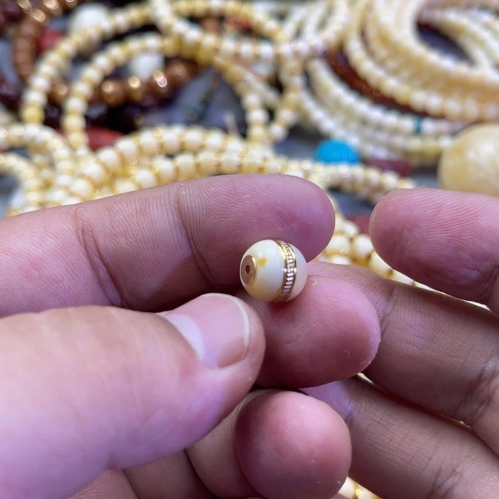 琥珀未镶嵌珠宝奇石69