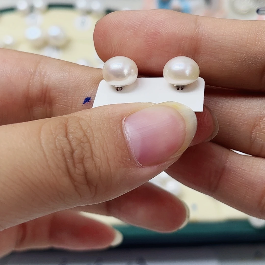 ****呢银S925镶嵌淡水珍珠耳饰