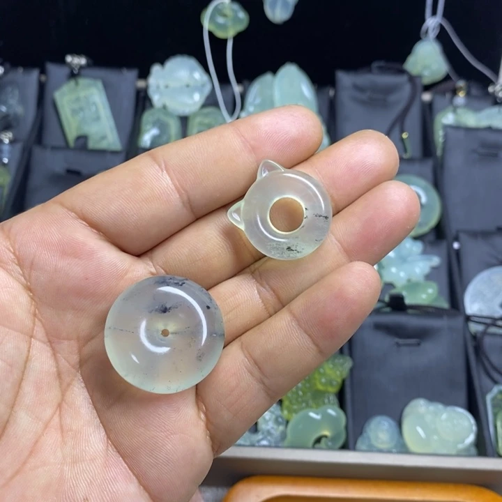 蛇纹石玉未镶嵌岫玉