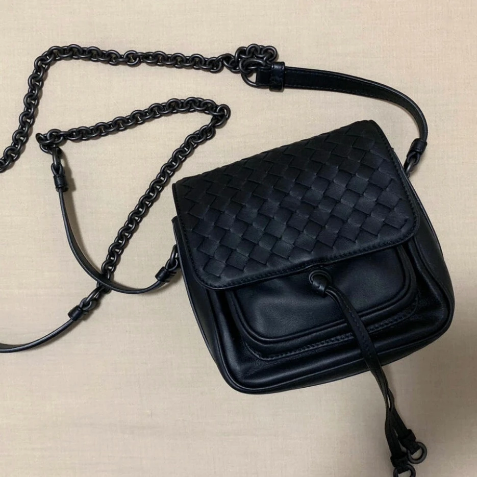 全新未使用 BOTTEGA VENETA/葆蝶家 7姐专场/黑色编织相机包