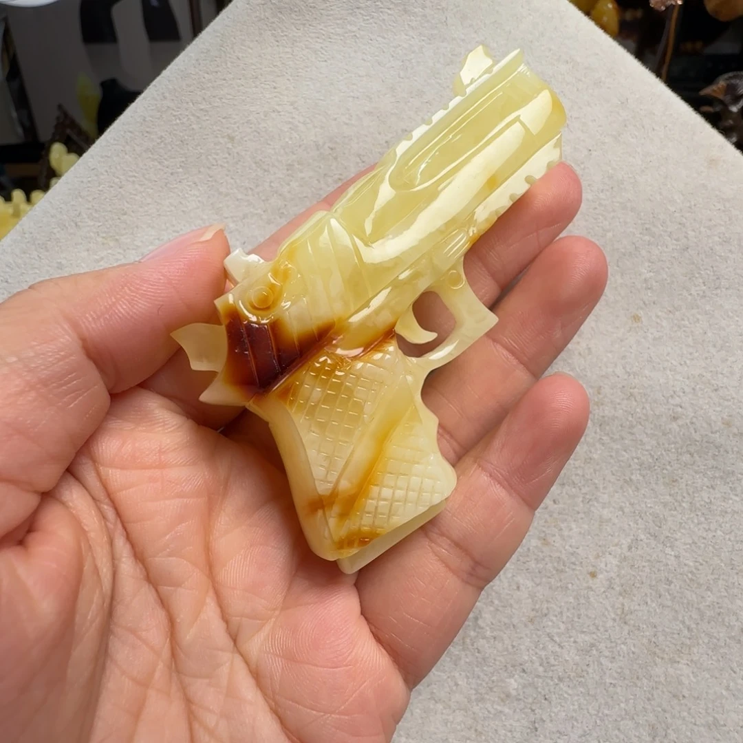 蜜蜡未镶嵌珠宝奇石