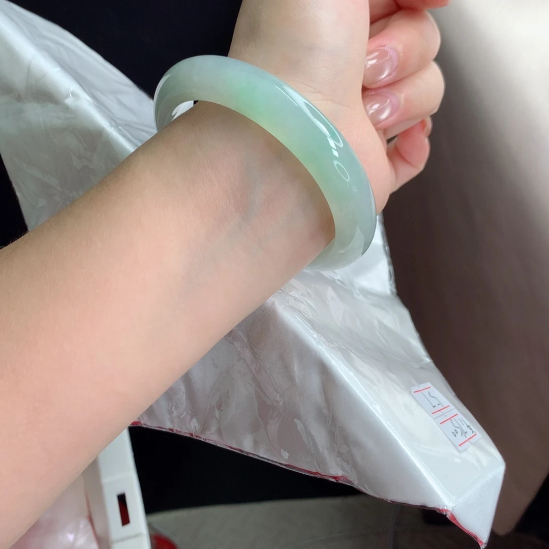 翡翠手镯未镶嵌，20号