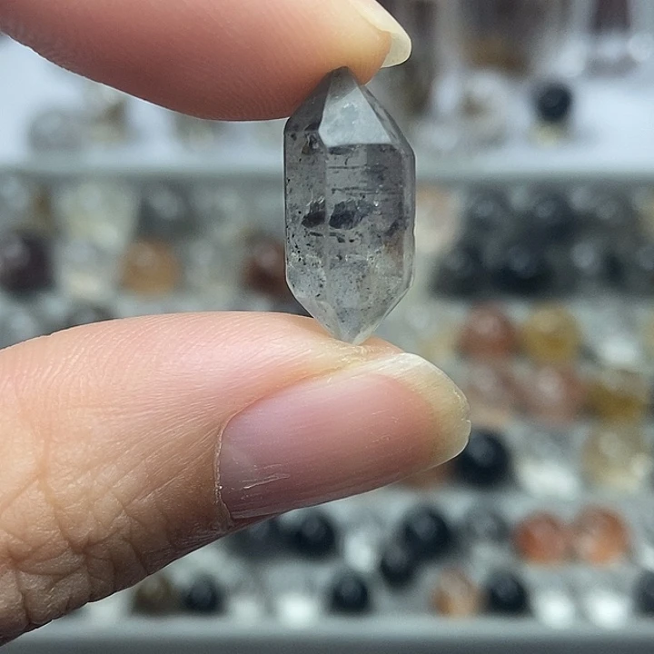 水晶未镶嵌颈饰mini素描