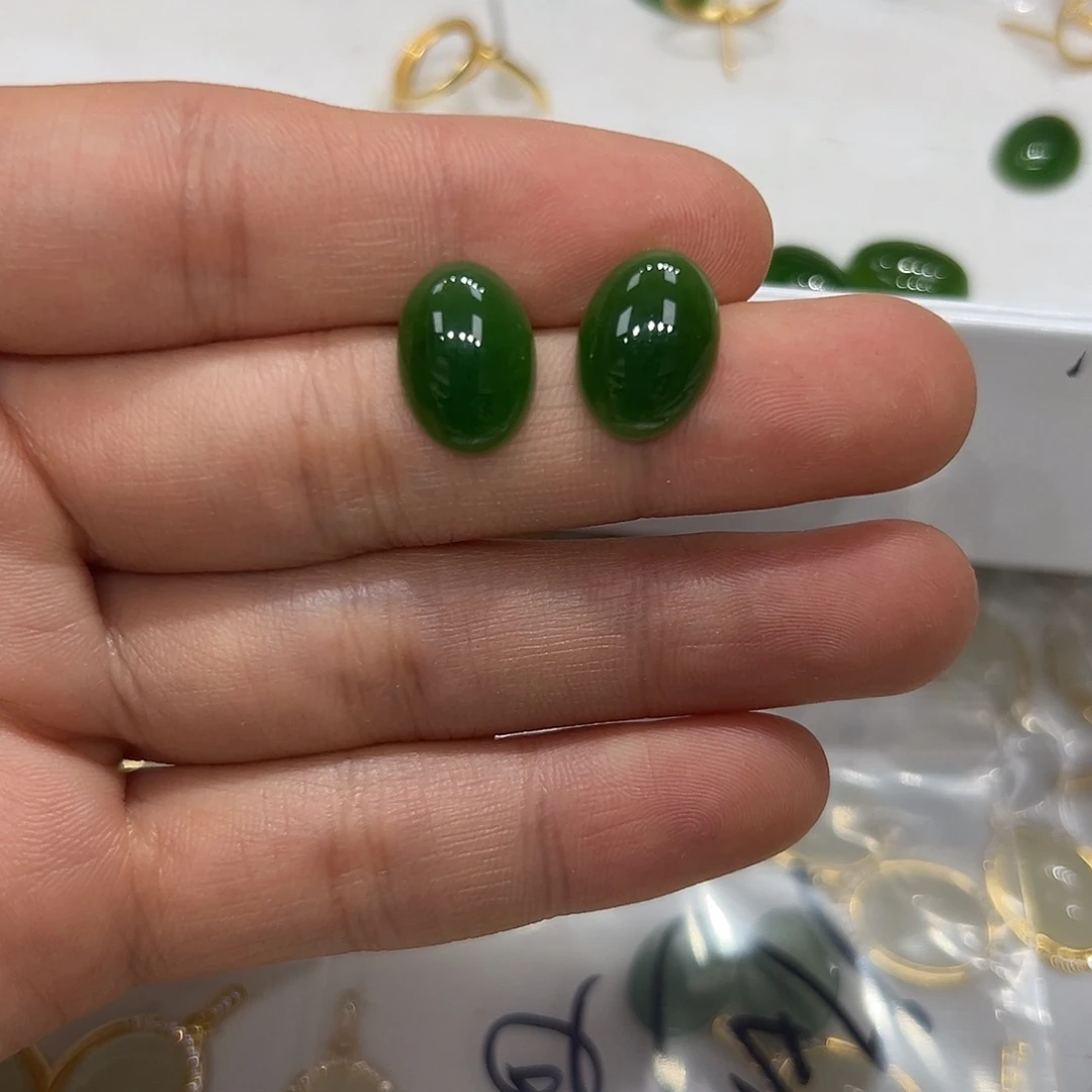 和田玉银S925镶嵌耳扣舌****墩