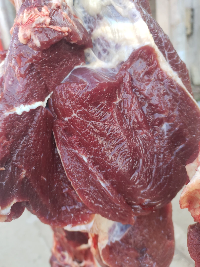 干宰土黄牛后腿肉