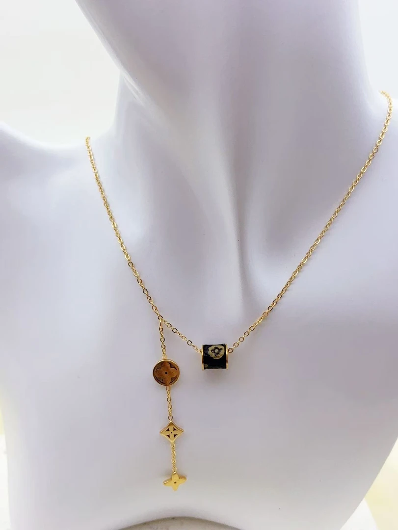 钛钢项链 【Kiss娜】钛钢3687时尚精致老花蛮腰皮皮流苏项链