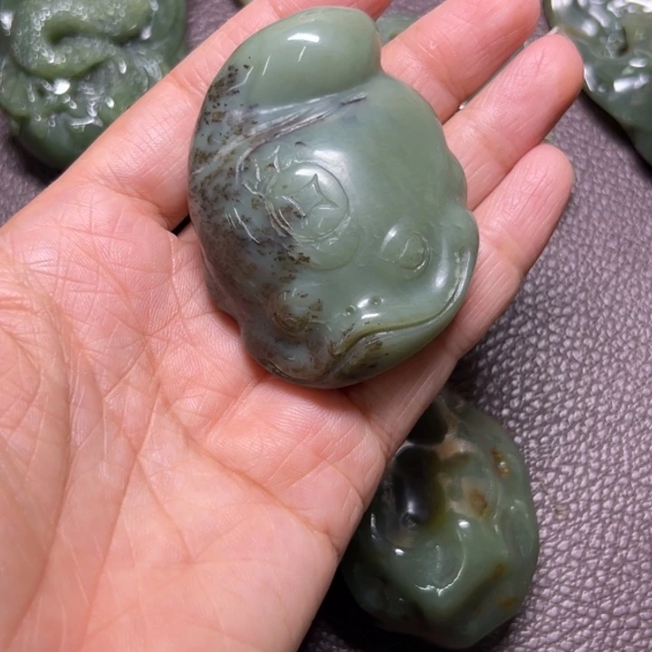 风***断岫岩河磨玉（透闪石质玉）未镶嵌颈饰