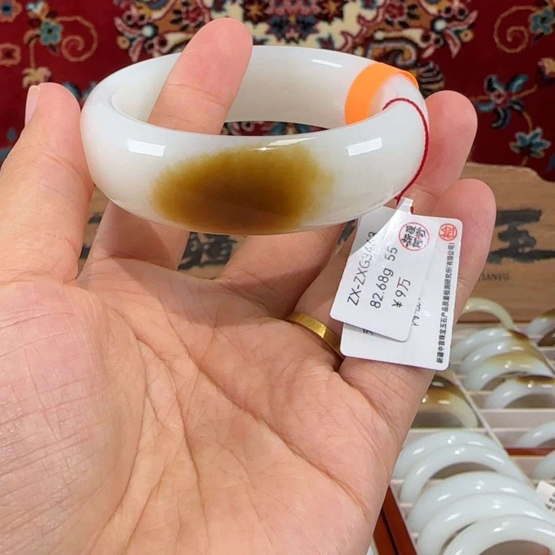 未镶嵌手镯和田玉高端糖羊脂玉