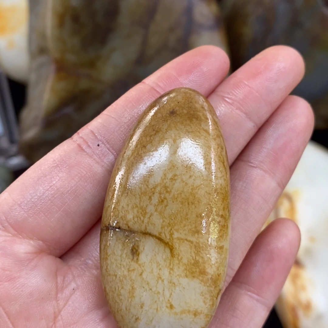 未镶嵌和田玉（糖玉）挂件