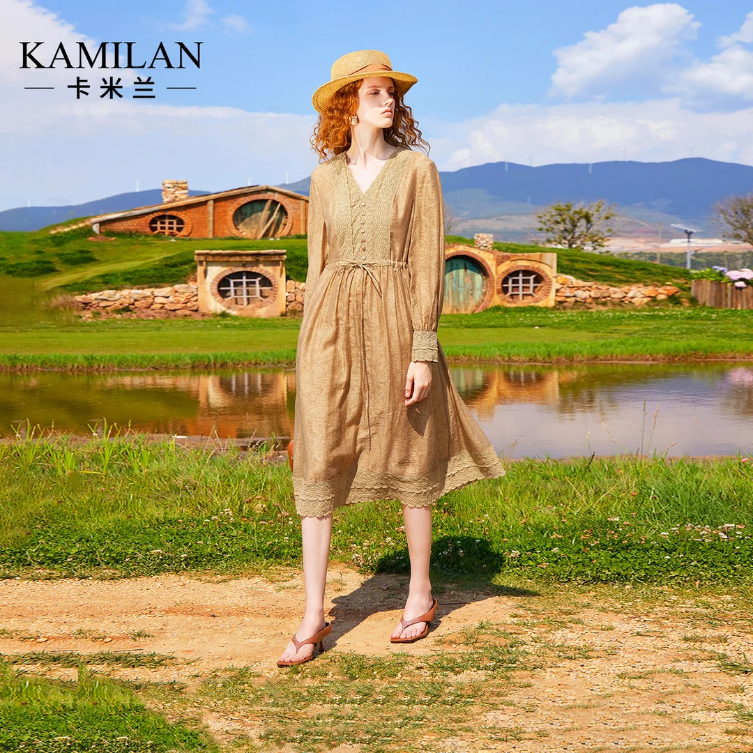 卡米兰V领拼接长袖连衣裙女2025秋流行新款好看独特漂亮掐腰裙子