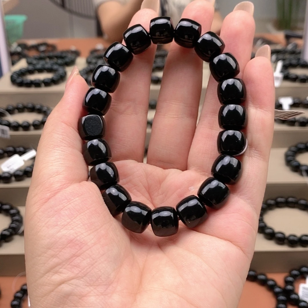 哈***好和田玉未镶嵌颈饰