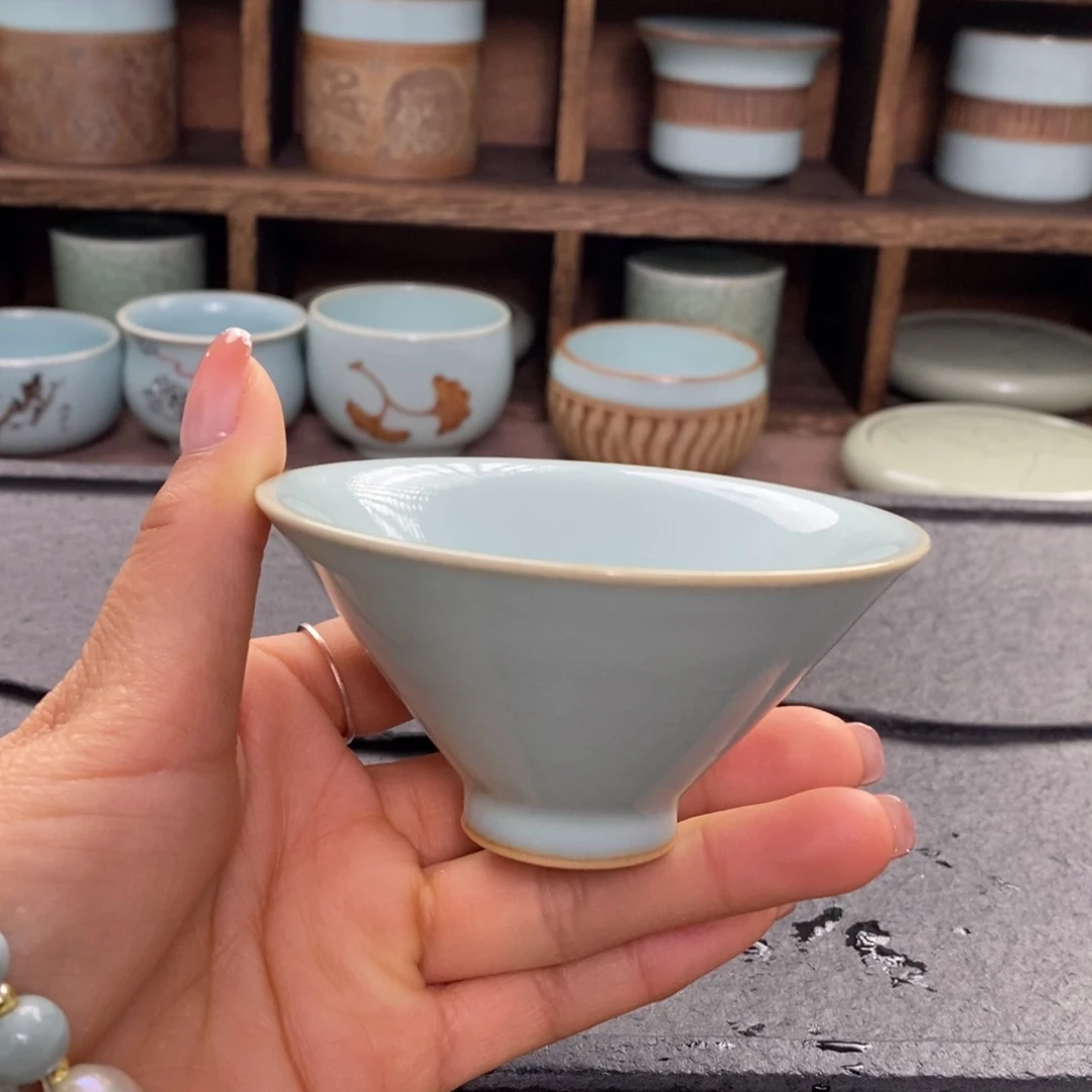 【闪购商品】天青斗笠杯微微瑕。。。。。。