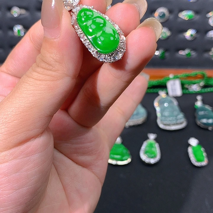 翡翠未镶嵌吊坠(不含链)