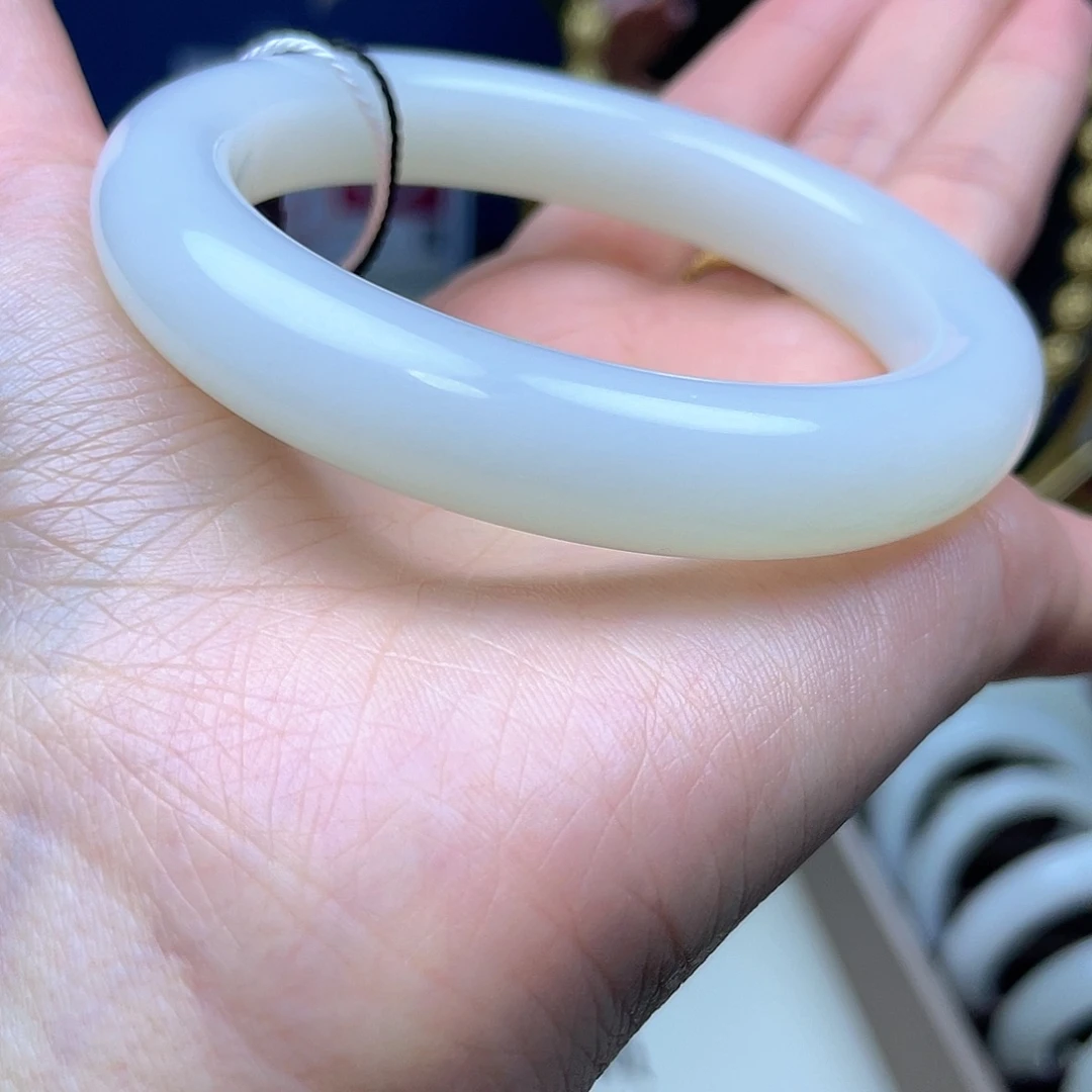 和田玉（白玉）未镶嵌手镯