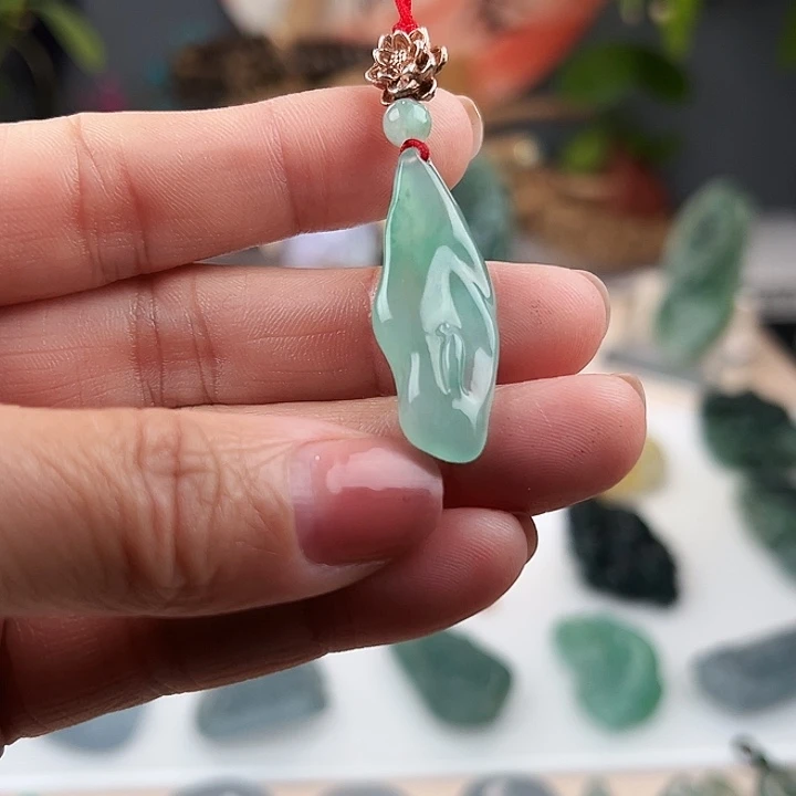 翡翠未镶嵌颈饰悟道