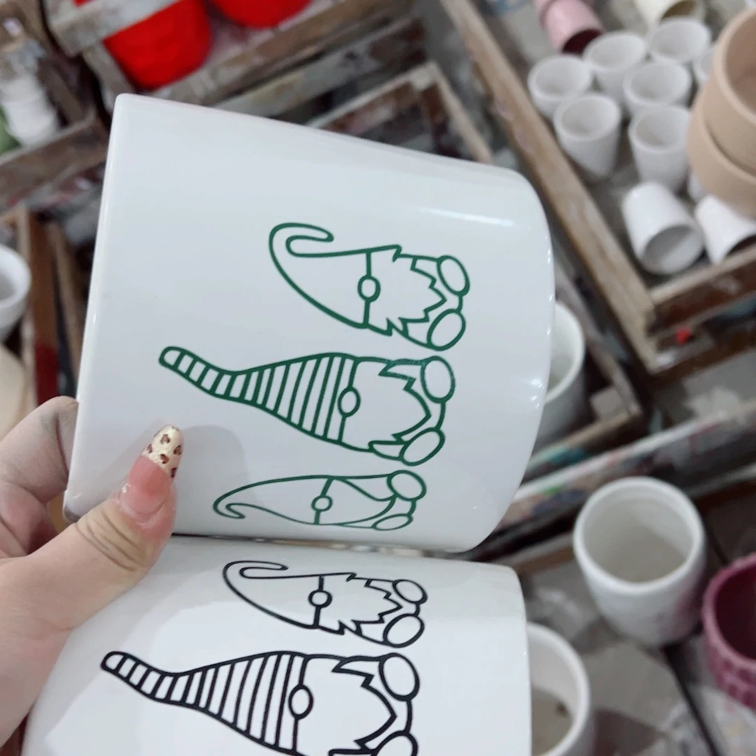 有孔，陶瓷花盆满10米包邮发货。