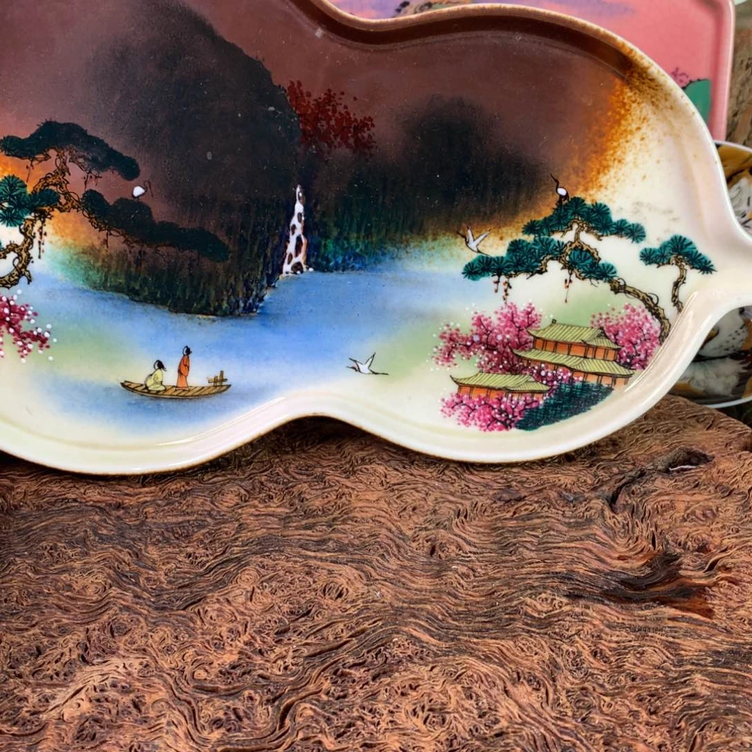 陶不想让别人看到自己讨厌别人跟