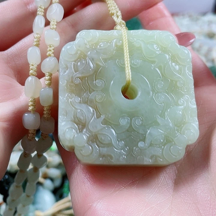 颈饰未镶嵌和田玉