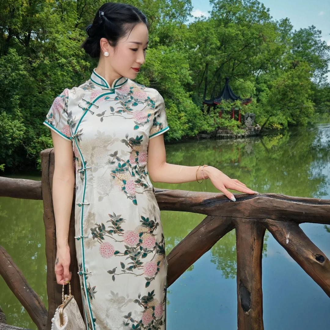 「现货」日常桑蚕丝绣球花旗袍香槟金植物花晕染显瘦显白旗袍