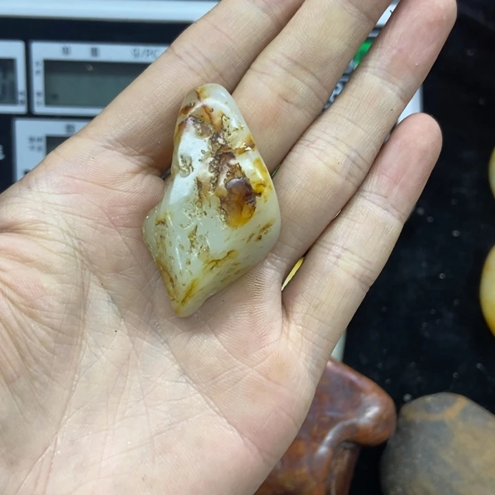 和田玉（糖玉）未镶嵌颈饰