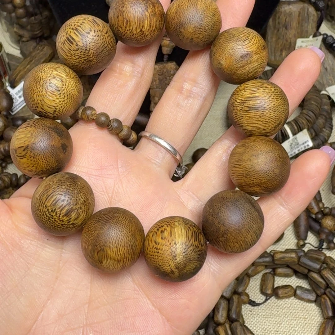 吉***祥沉香手串老料乌身卡1.9-22克多样性发货一条