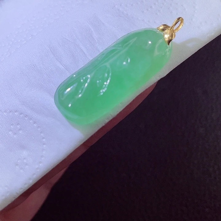 翡翠18K金镶嵌颈饰翡翠