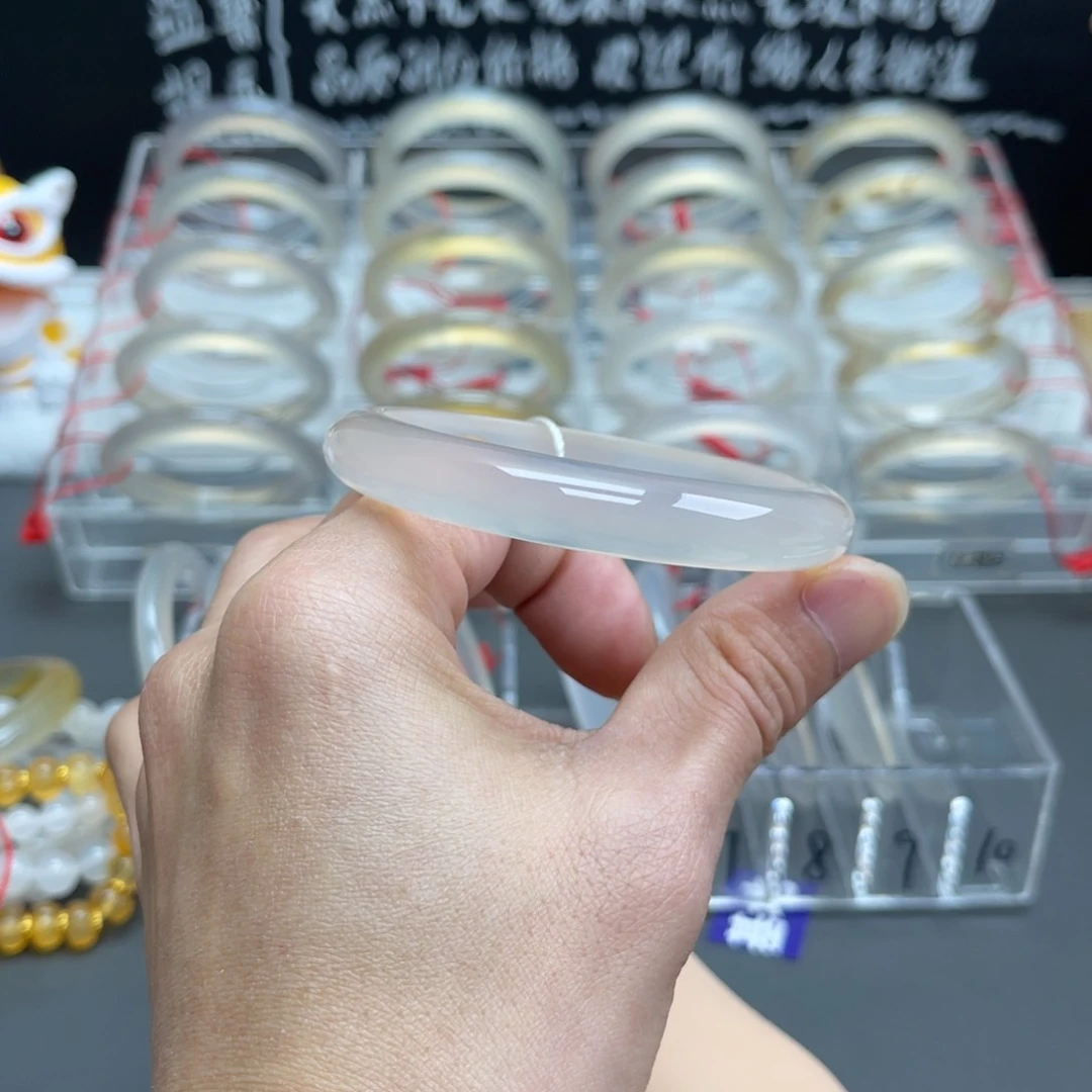 玛瑙/玉髓手镯未镶嵌凡**子