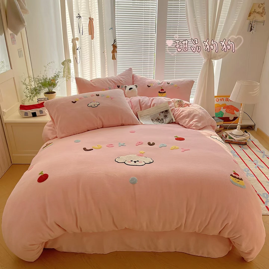 【小桃子】小公主纯色毛巾绣卡通牛奶绒三件套保暖三件套