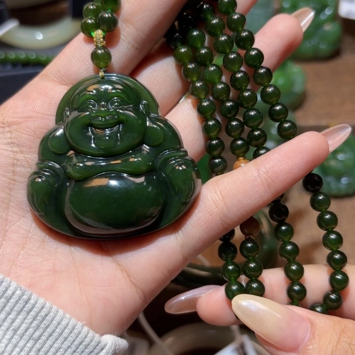 颈饰未镶嵌和田玉（碧玉）