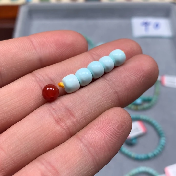 南红玛瑙配饰未镶嵌