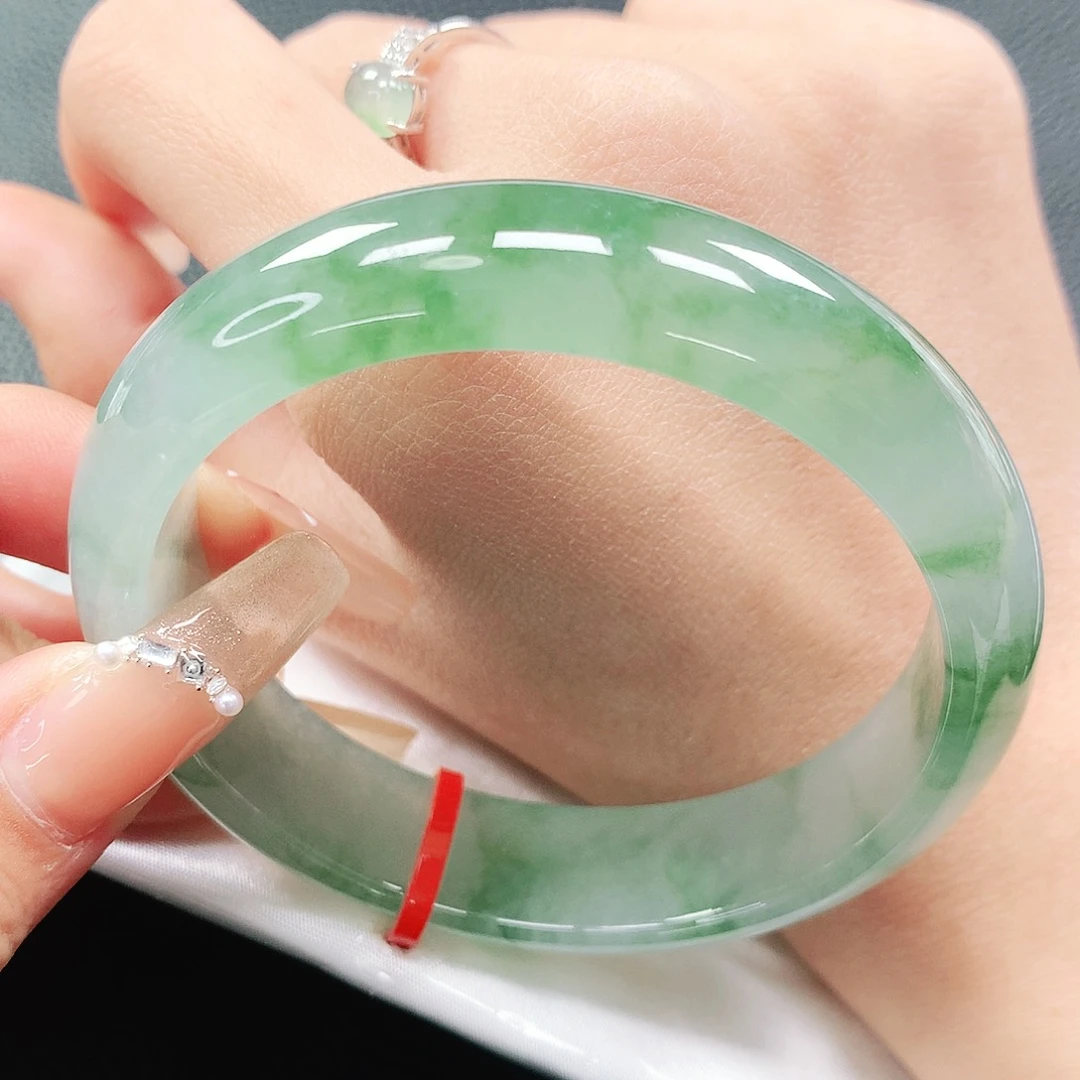 翡翠手镯未镶嵌58圈