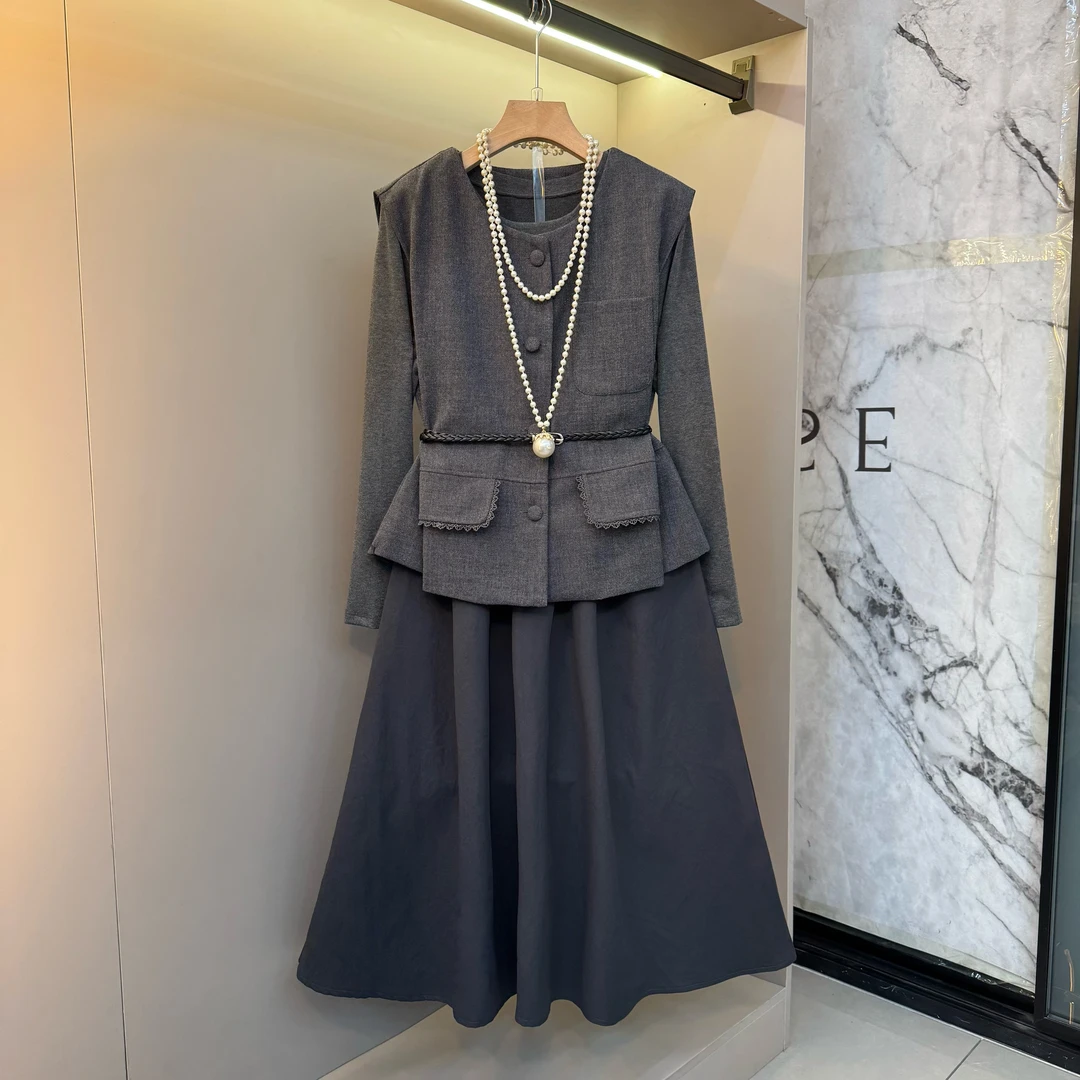 2025秋款欧货气质洋气高级轻奢时尚减龄藏肉马甲+连衣裙套装25102