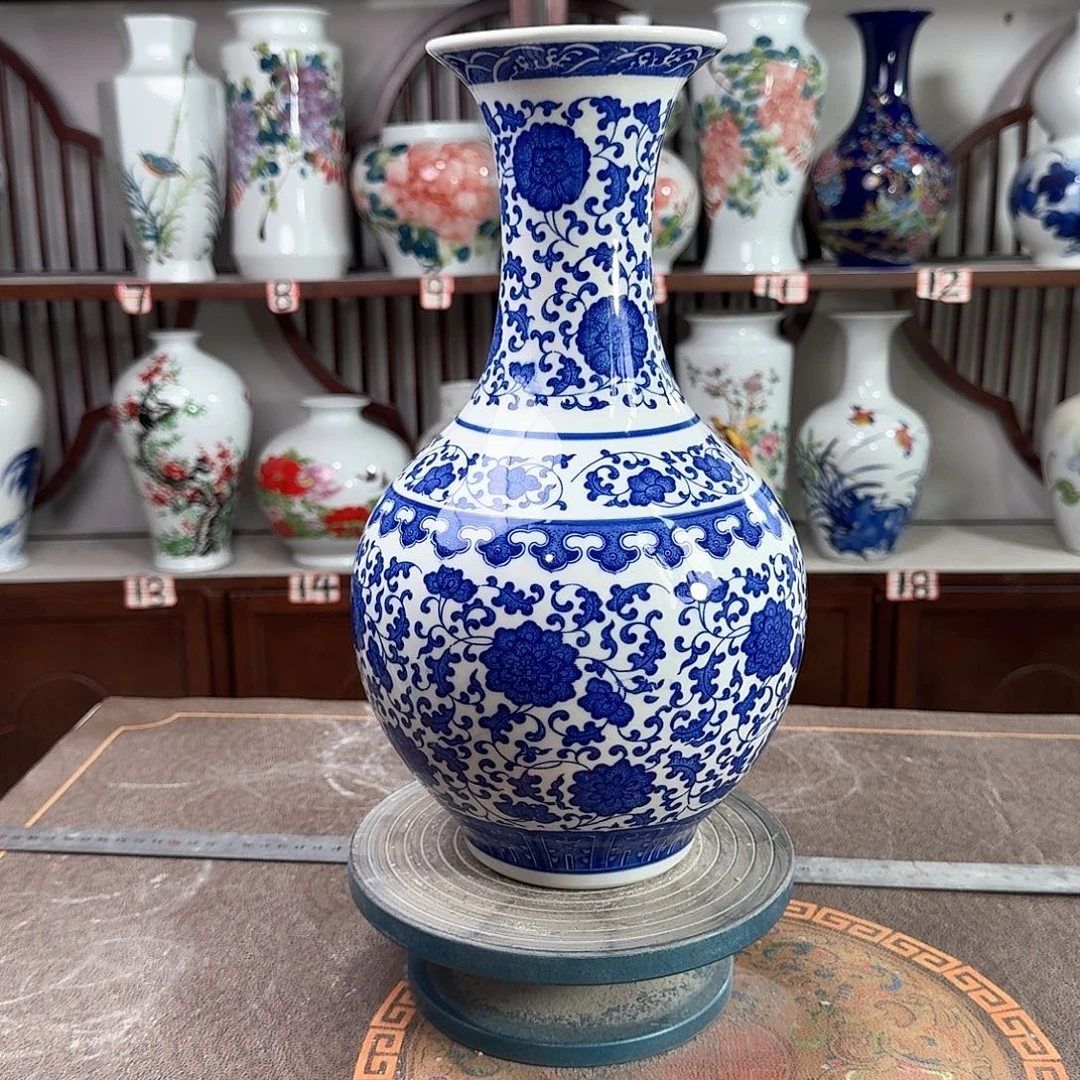 摆件景德镇陶瓷缠枝