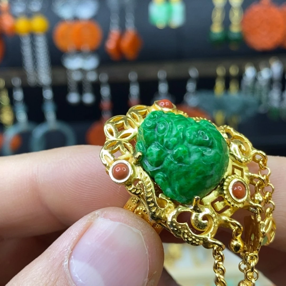 颈饰未镶嵌翡翠婉*儿戒指