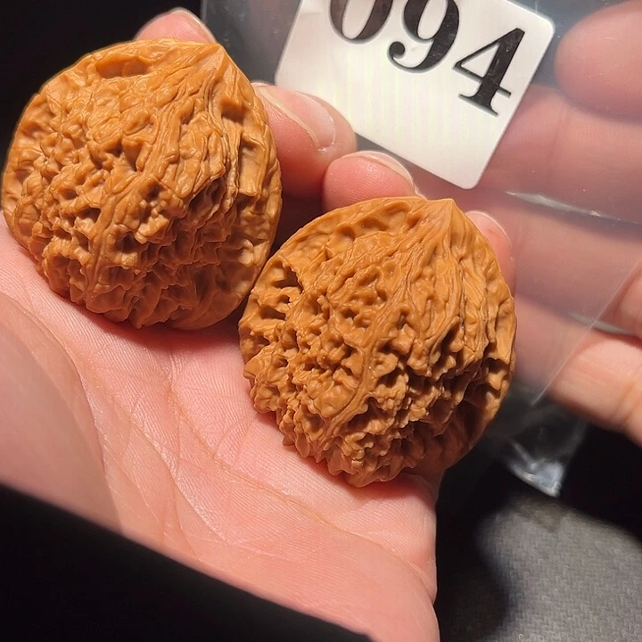 吊坠文玩核桃42三角南疆