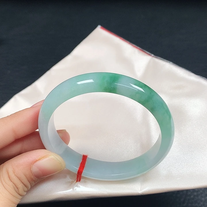 未镶嵌手镯（贵妃镯）翡翠55圈