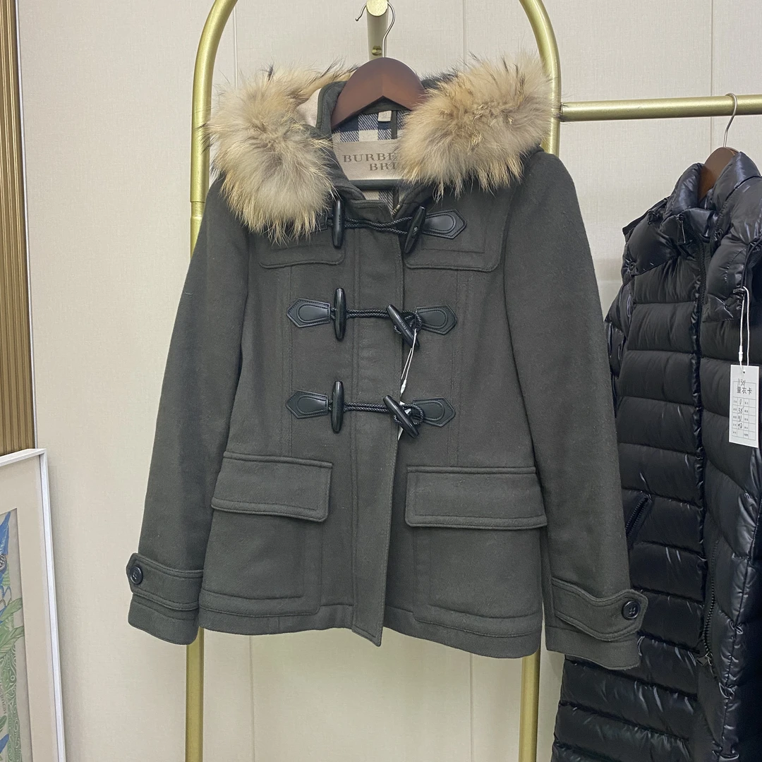 99新 BURBERRY/博柏利 博柏利 毛领带帽牛角扣大衣 UK8码 11361