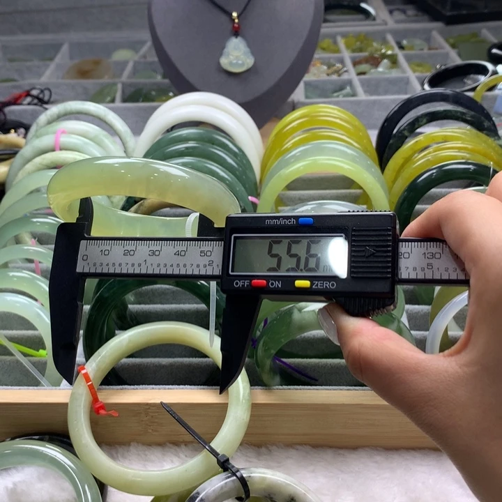 绿泥石云母质玉（岫岩玉）合金手镯43