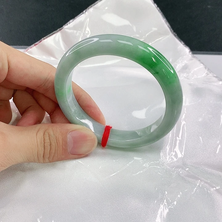 翡翠未镶嵌手镯圈56。50126