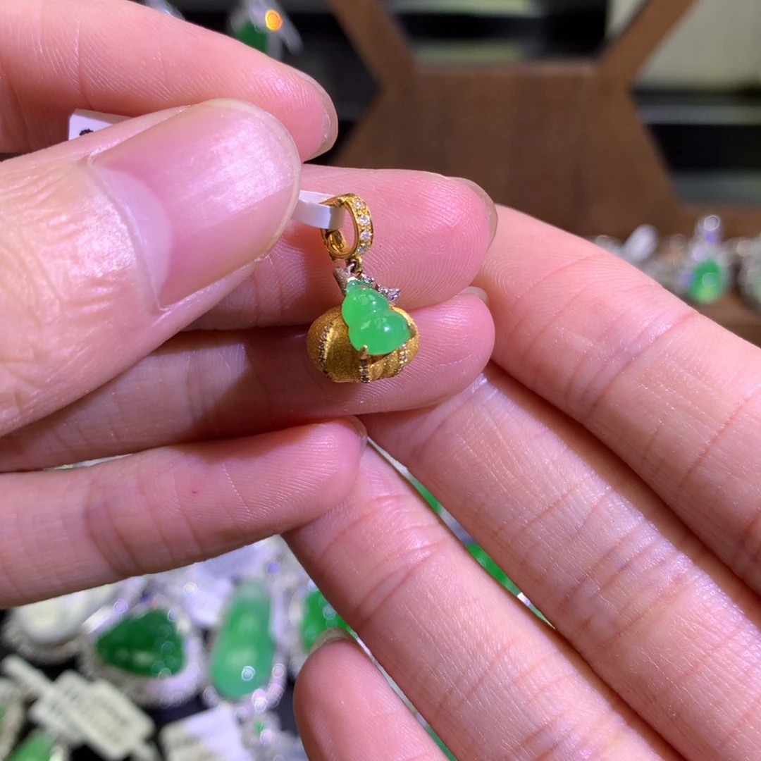 翡翠18K金镶嵌吊坠(不含链)