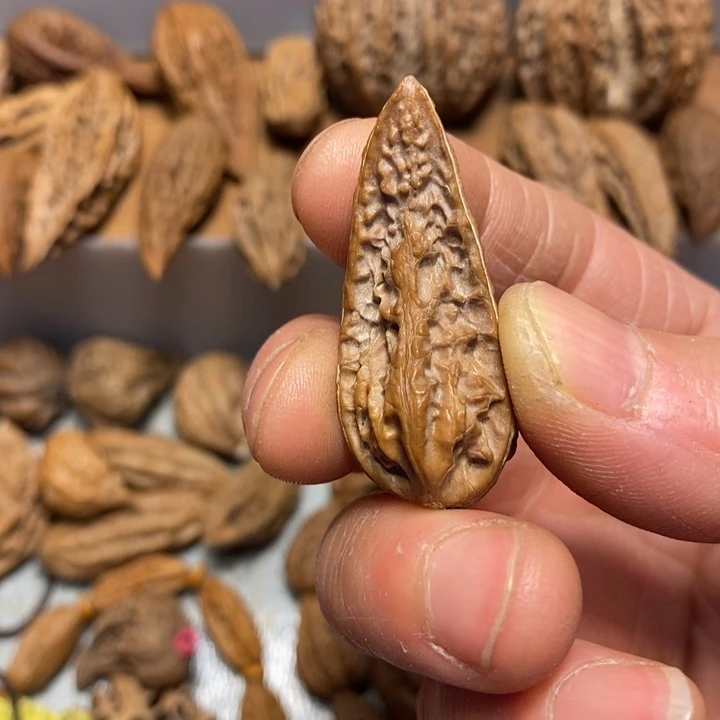 魏***澜吊坠文玩核桃不错