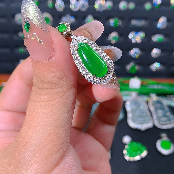 翡翠未镶嵌吊坠(不含链)