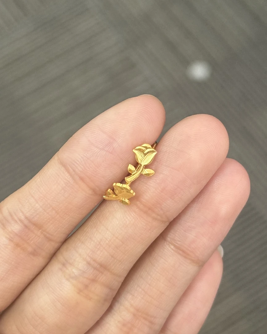 足金999 一支玫瑰弯钩耳钉 1.31