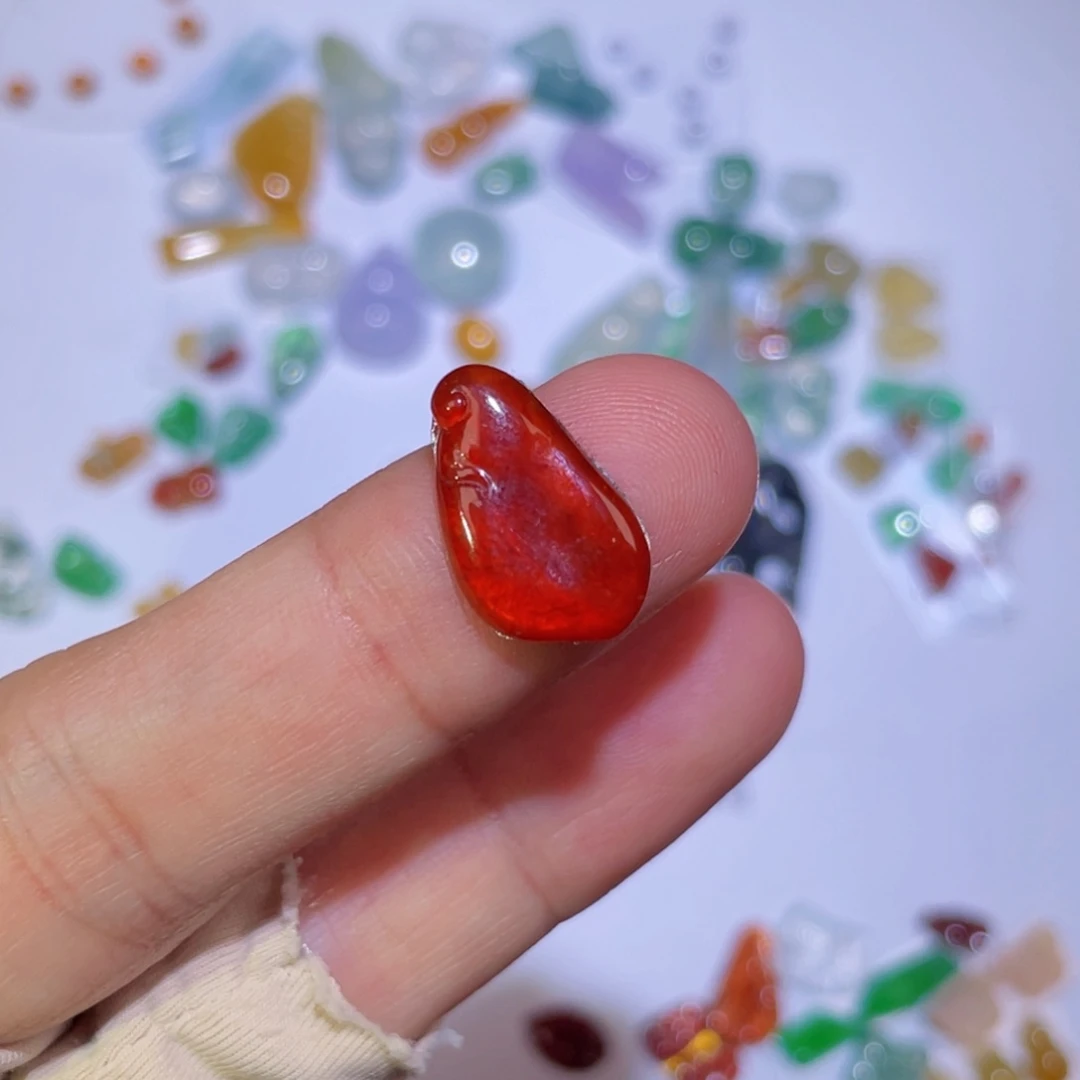 翡翠未镶嵌颈饰裸石